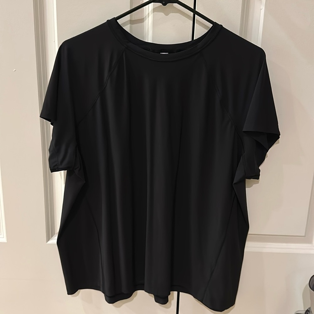 Super lightweight Athleta workout tee
